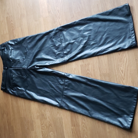 Black Faux Leather Bootcut Pants Womens Petite Large Size 29" Waist X 28" Inseam - Picture 4 of 12